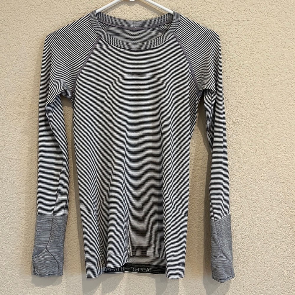 Lululemon long sleeve stripes swiftly shirt size 6, neutral